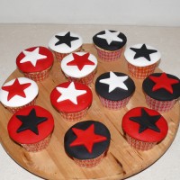 CupCakes with Fondant and Stars